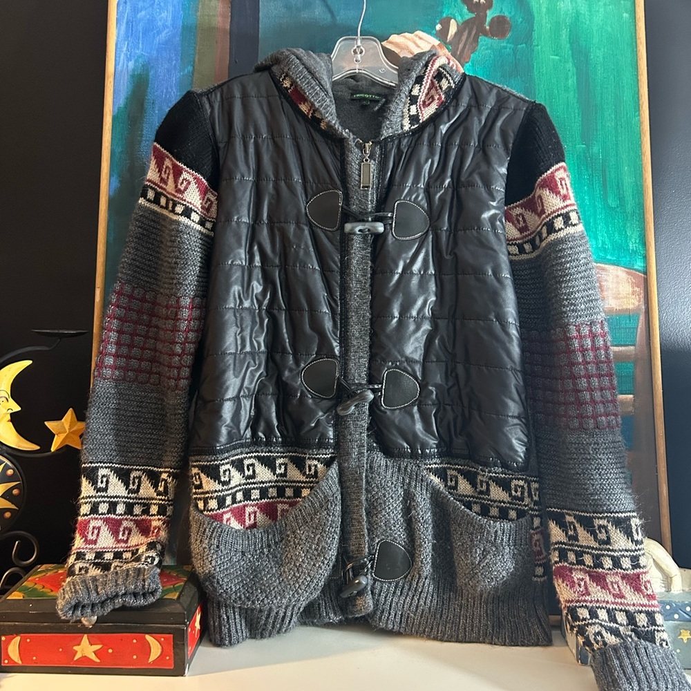 Tricotto Black and Gray Patterned Cardigan